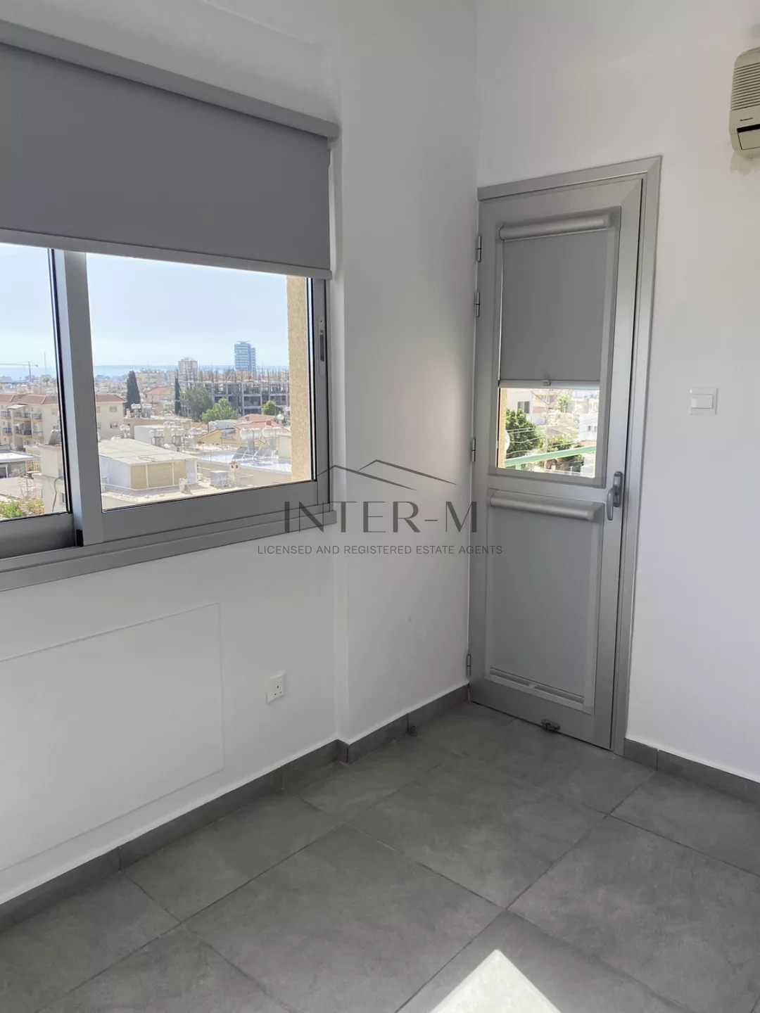 Apartment In Mesa Geitnia For Rent  (3 Bedroom)