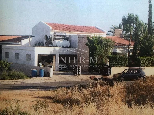 6 Bedroom House In Ypsonas - 6 Bedroom