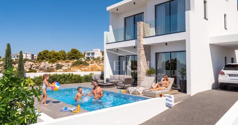BRAND-NEW 4-BEDROOM LUXURY VILLA FOR SALE – PEYIA, PAPHOS,CYPRUS φωτογραφία 3