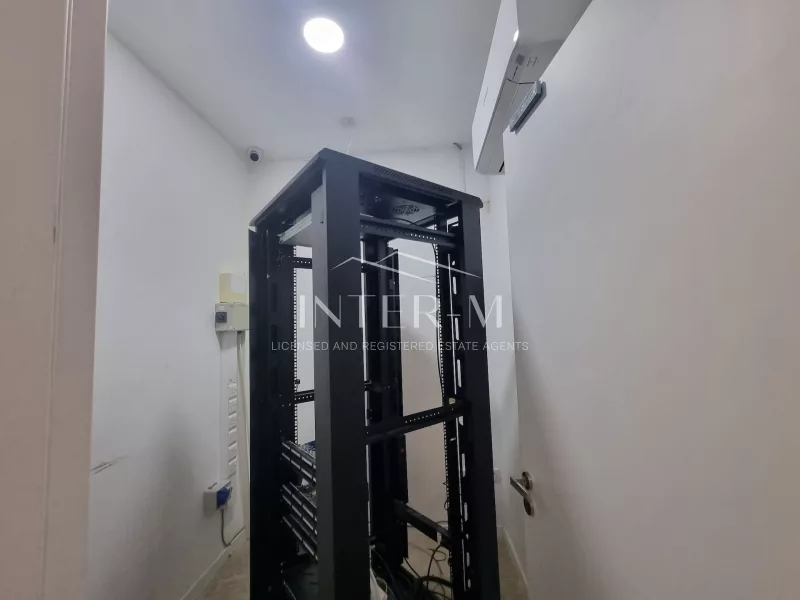 Elegant Office Space For Rent  In Cyprus, Limassol, Kolonakiou Street (447 sq.m) photo 5