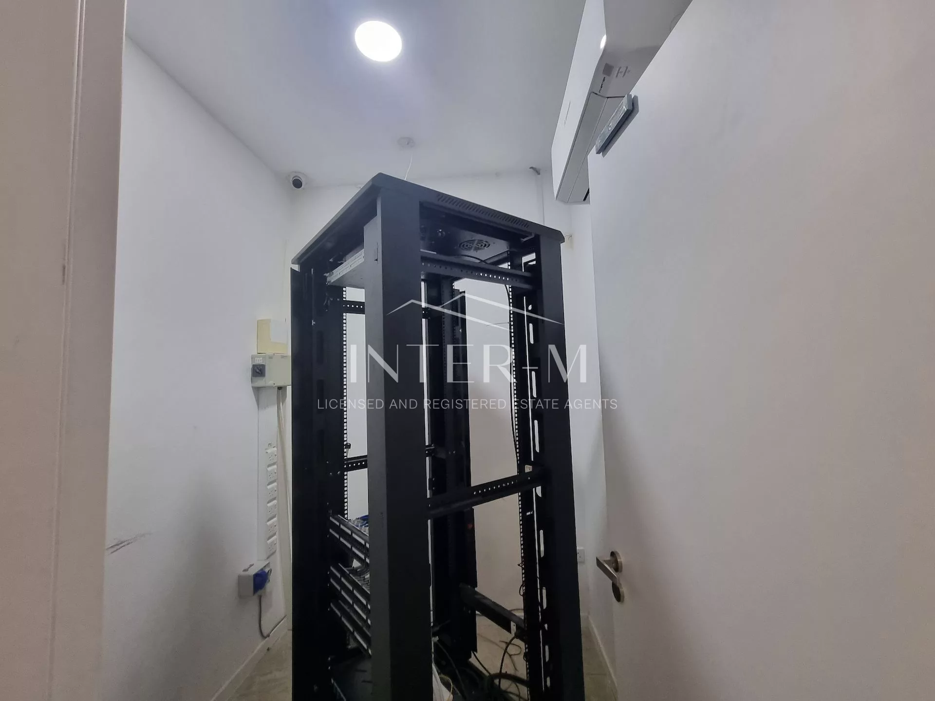 Elegant Office Space For Rent  In Cyprus, Limassol, Kolonakiou Street (447 sq.m) φωτογραφία 5