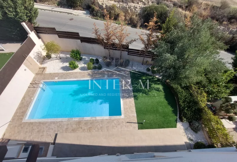 Luxury Villa For Rent In Germasogia (3 Bedroom) φωτογραφία 12