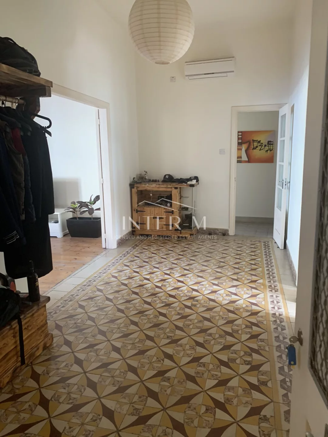 Traditional And Fully Renovated Office For Rent In City Center φωτογραφία 18