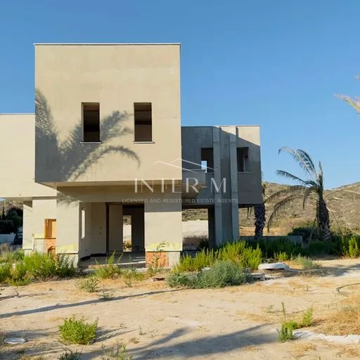Incomplete Villa For Sale In Agios Tychonas , Limassol (4 Bedroom)