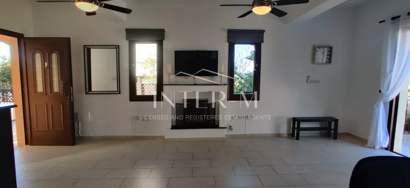 Beautiful Three-Bedrooms House For Sale  (3 Bedroom) photo 2