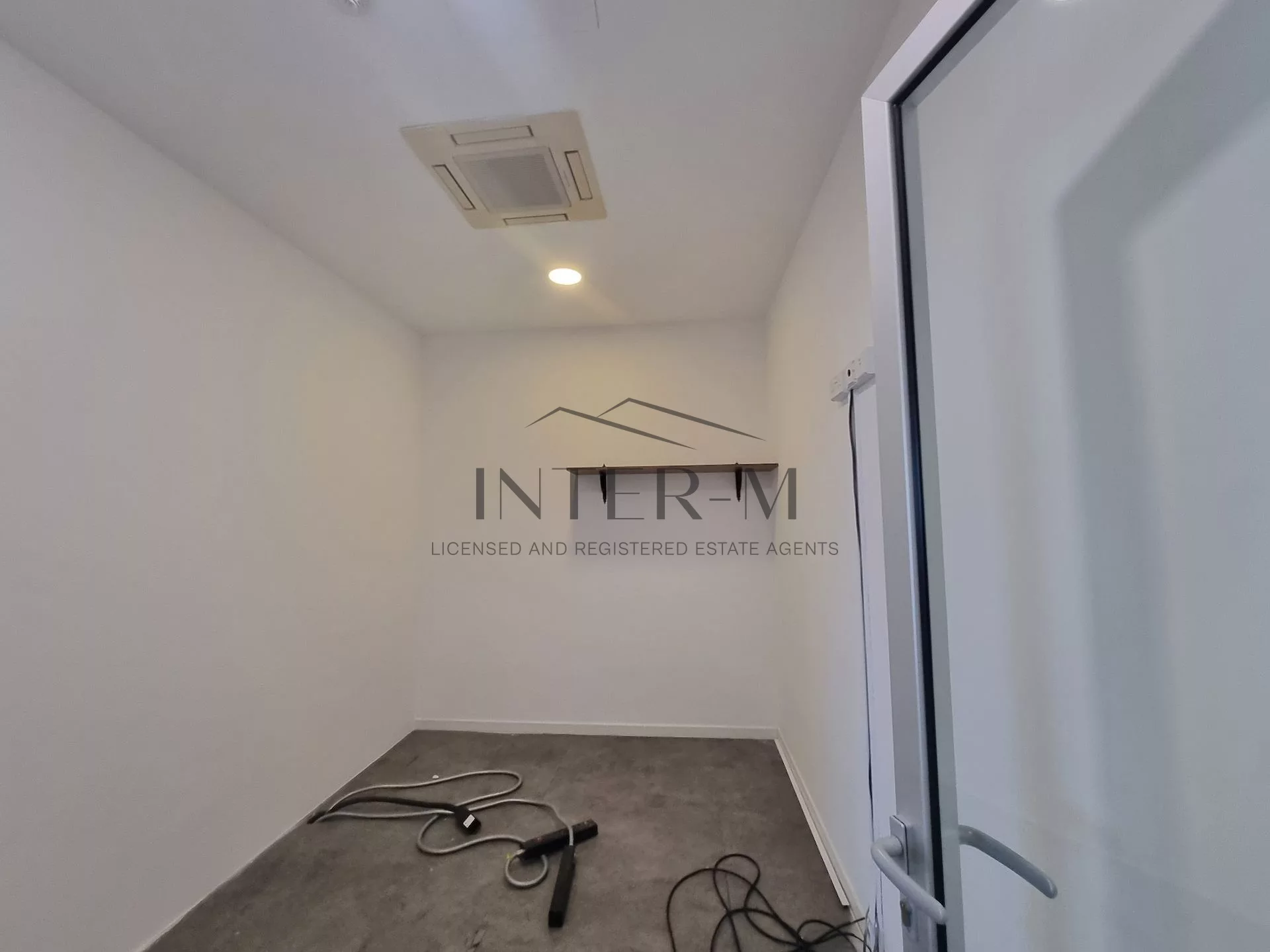 Elegant Office Space For Rent  In Cyprus, Limassol, Kolonakiou Street (447 sq.m) photo 6