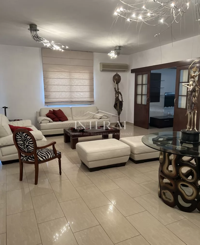 Villa For Rent In Mesa Geitonia, Limassol  (5 Bedroom)