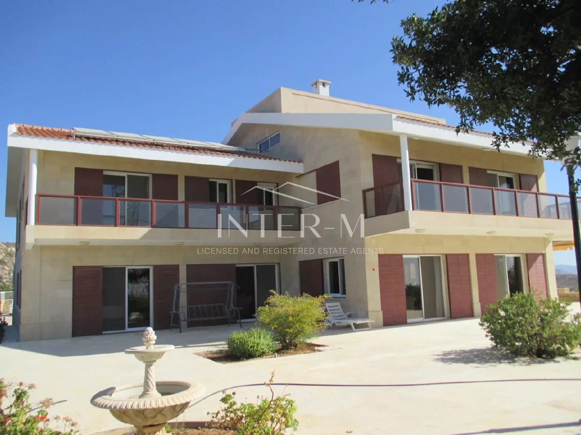House Villa For Sale In Agios Athanasios (6 Bedroom)