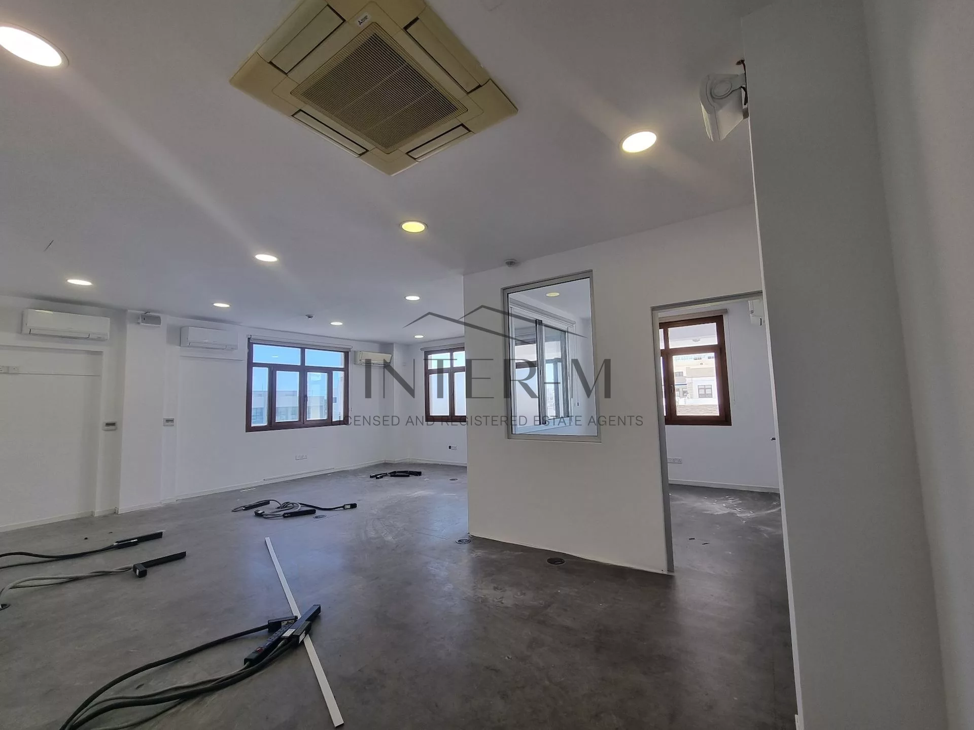 Elegant Office Space For Rent  In Cyprus, Limassol, Kolonakiou Street (447 sq.m) φωτογραφία 7