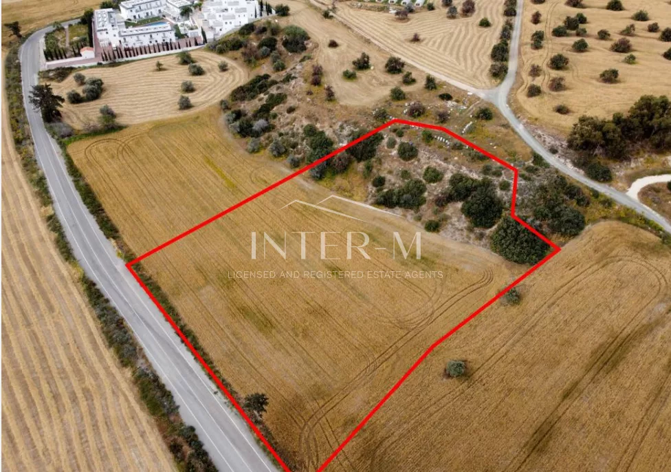 Spacious Residential Field For Sale In Mazotos, Larnaca (8362 Sq.m)