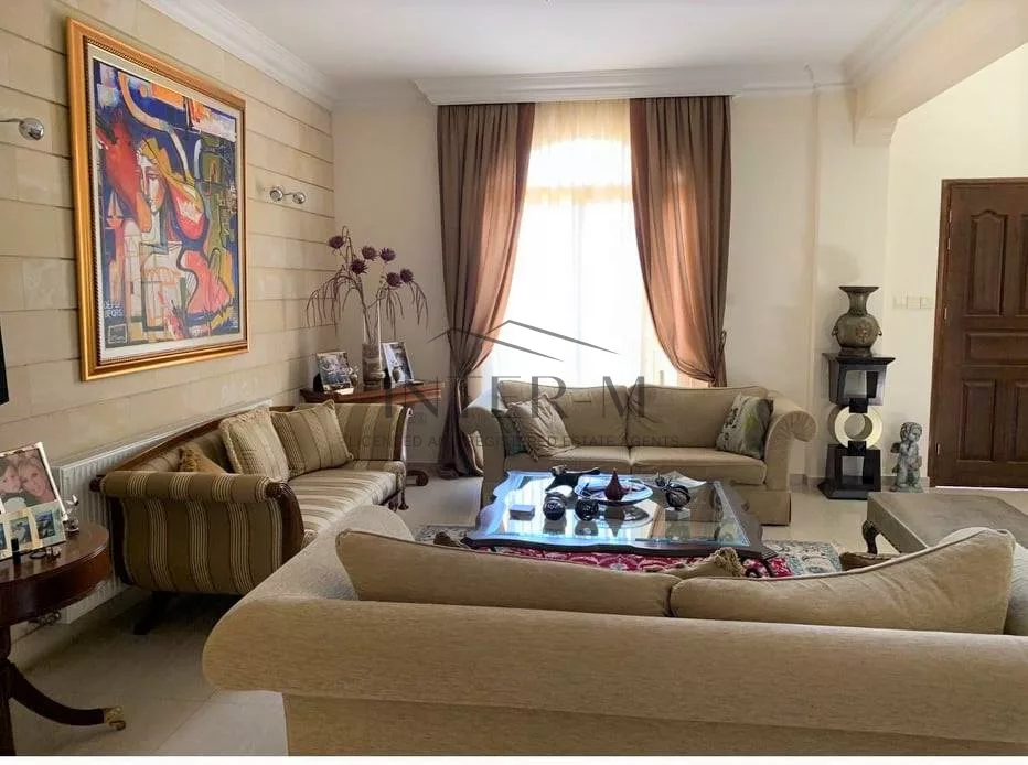 Villa For Sale In Panthea  (6 Bedroom) photo 3