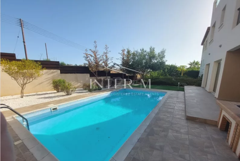 Luxury Villa For Rent In Germasogia (3 Bedroom) φωτογραφία 10