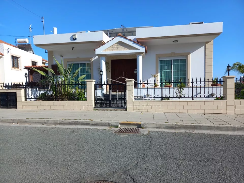 *Detached House For Sale In Agios Athanasios (5 Bedroom)