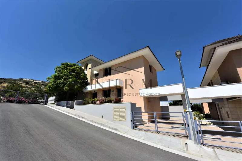 Seaview Villa In St. Raphael Area For Sale (4 Bedroom) photo 4