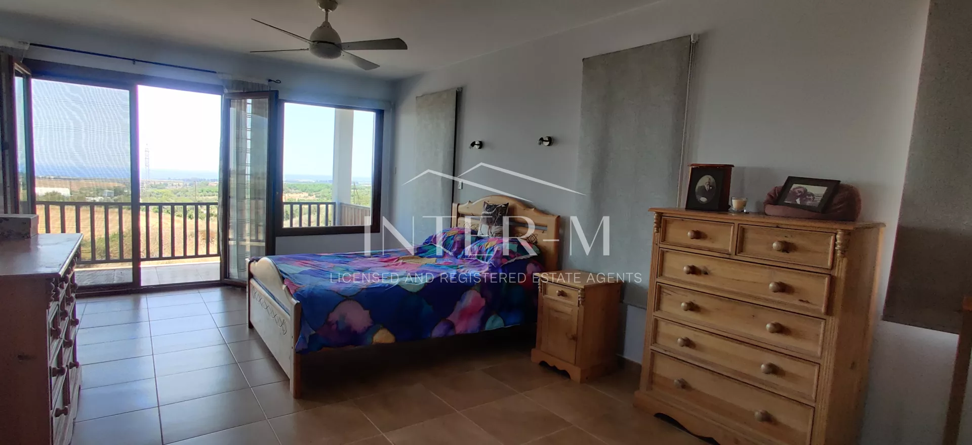 Beautiful Four-Bedrooms House For Sale  (4 Bedroom) photo 3