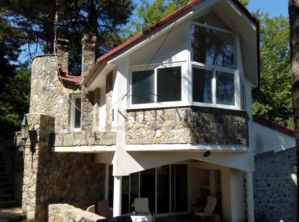 Charming Villa For Sale In Pedoulas, Nicosia, Cyprus(5 Bedrooms) photo 1