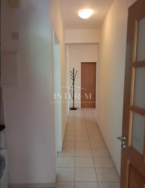 Spacious 3-Bedroom Apartment For Rent In Petrou Kai Pavlou, Limassol photo 5