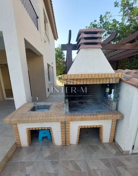 Luxury Villa For Rent In Germasogia (3 Bedroom) φωτογραφία 11