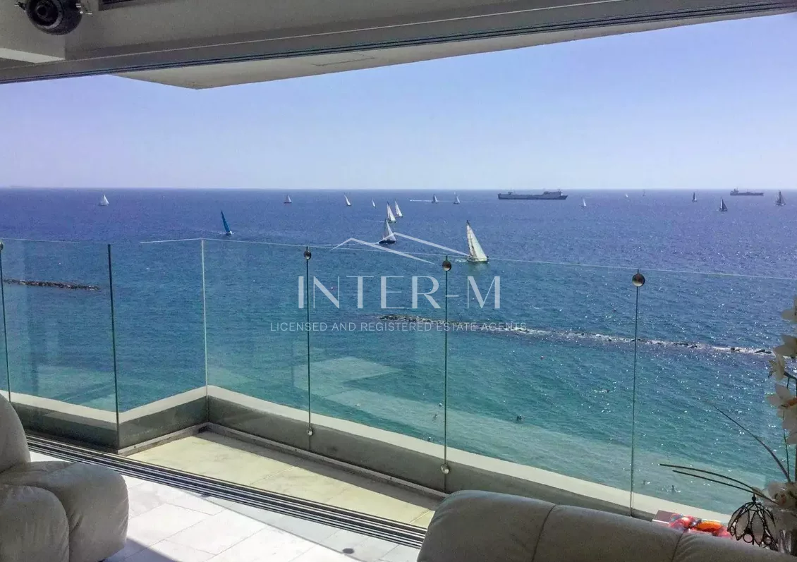 TRULY BEACHFRONT PENTHOUSE OFFICE FOR RENT – AGIA TRIADA, LIMASSOL,CYPRUS φωτογραφία 6