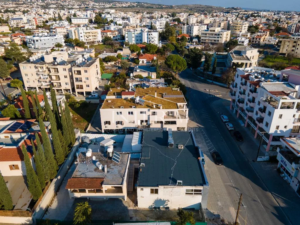 For Sale - Commercial Building In Paphos Central  (1021 Sq.m) φωτογραφία 3