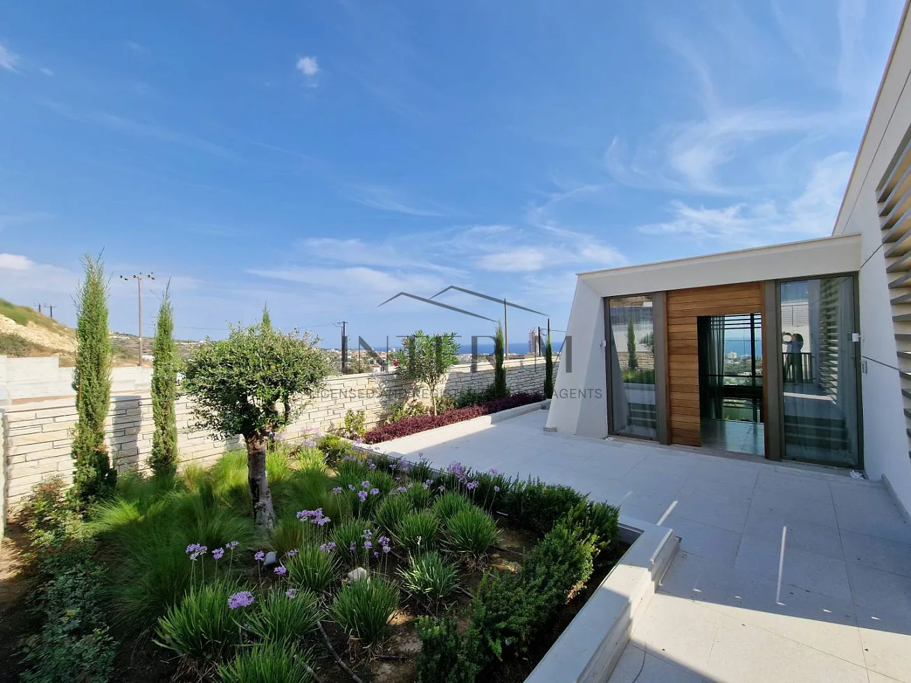Stylish 3-Bedroom Villa For Sale In Eptagonia, Limassol, Cyprus φωτογραφία 10