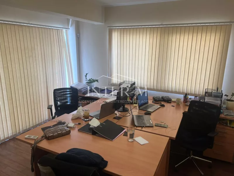 Spacious Office For Rent In Agias Zonis,Limassol (3 Bedroom) φωτογραφία 3