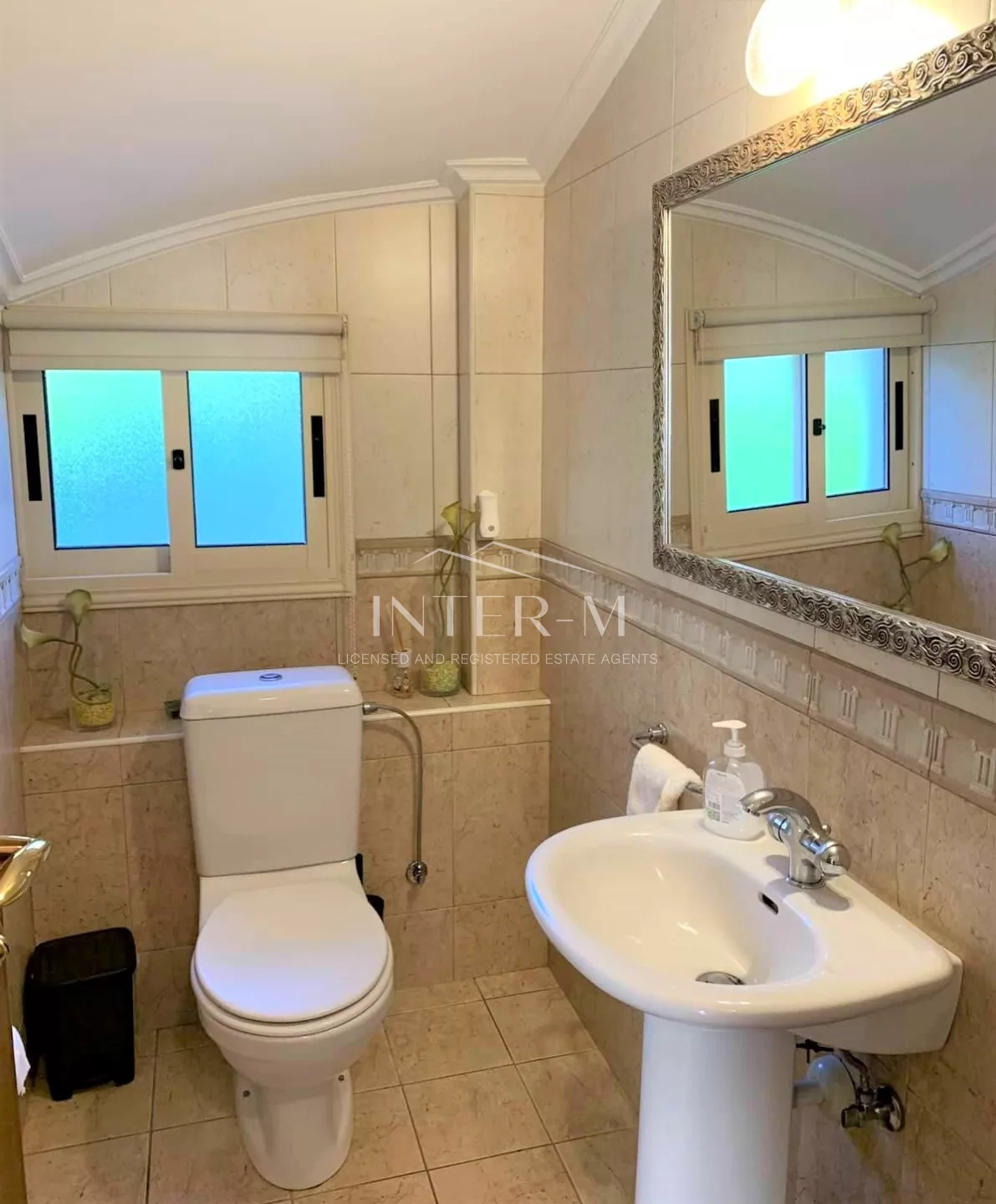 Villa For Sale In Panthea  (6 Bedroom) photo 11