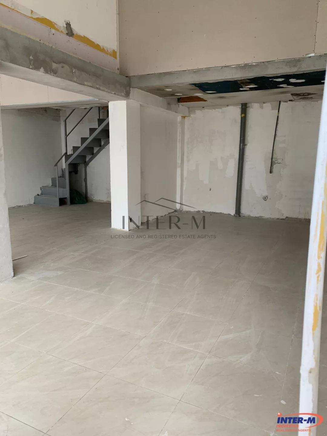 Shop For Rent On A Main Road In The City Center photo 2