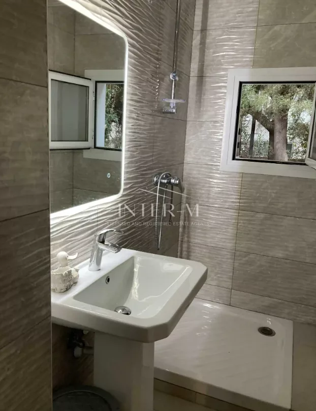 Semi- Detached House For Sale In Nicosia, Lakatamia  (4 Bedroom) φωτογραφία 8