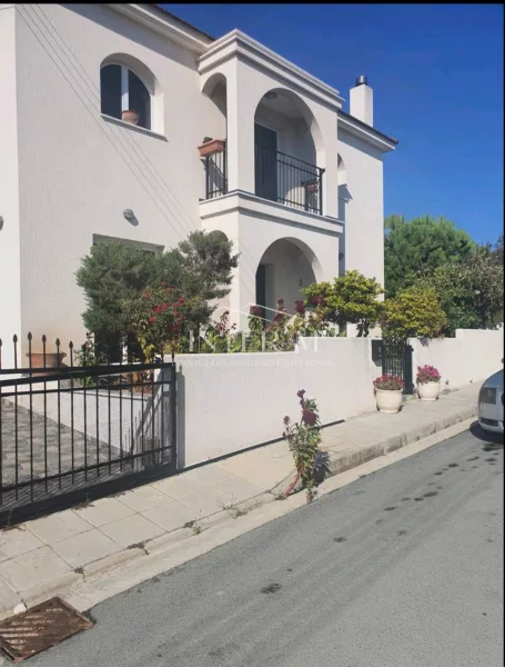 Detached House For Rent In Episkopi, Limassol, Cyprus  (4 Bedroom) (4 Bedroom) photo 3