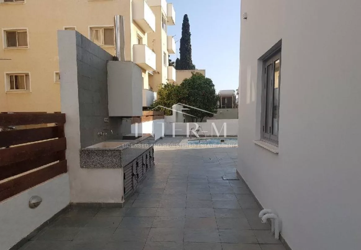 Two Floor House For Sale In Agios Nikolaos, Larnaka (6 Bedroom) photo 3