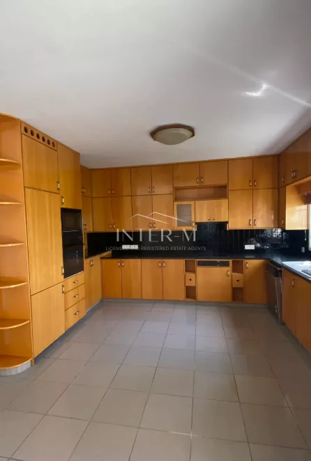 BEAUTIFUL 4-BEDROOM SEMI-DETACHED HOUSE FOR RENT,CYPRUS φωτογραφία 15