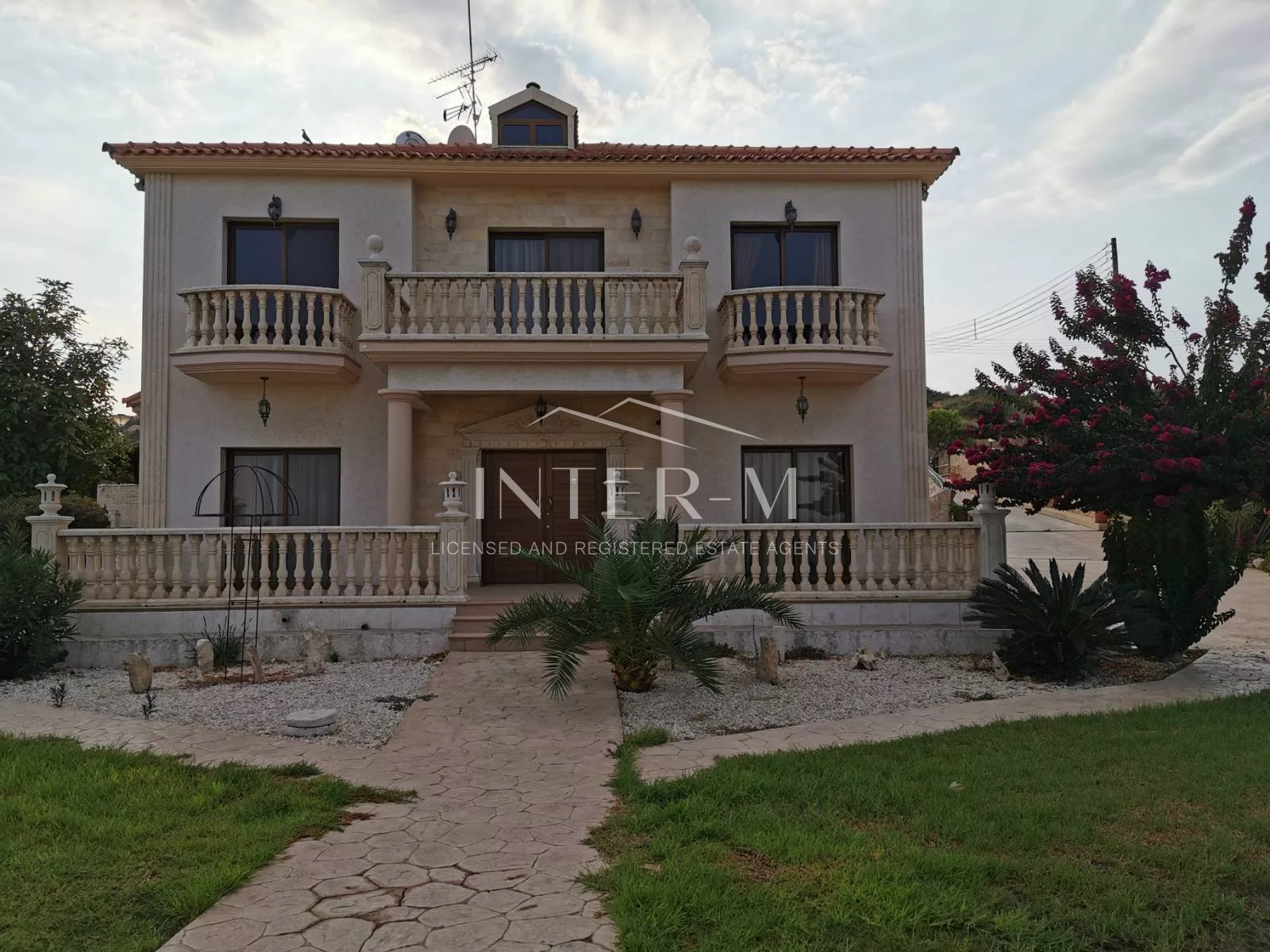 Privileged  Villa For Rent In Pareklisia  (5 Bedroom)