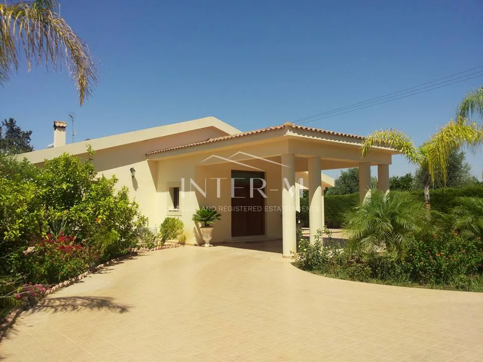 Luxurious Villa In Erimi (5 Bedroom) photo 3