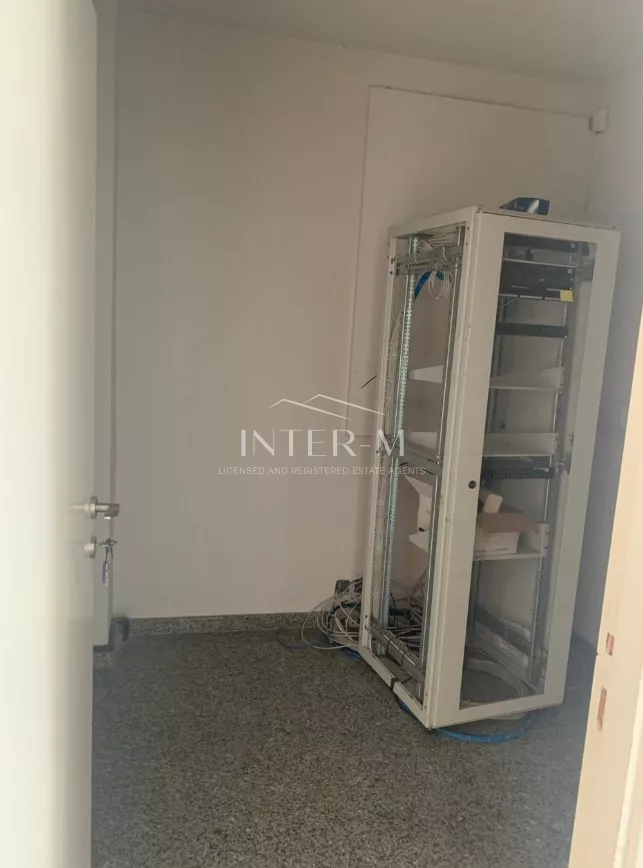 Commercial Shop/Office For Rent In Strovolos, Nicosia, Cyprus(300 Sq.m) φωτογραφία 8