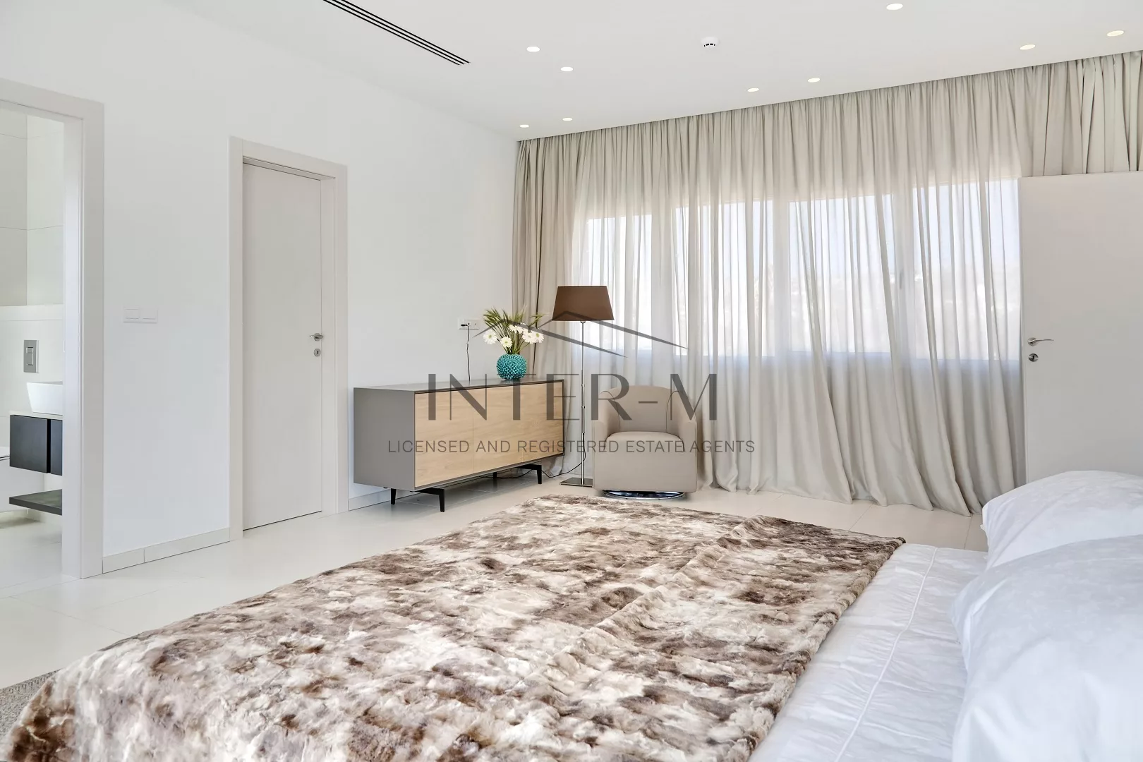 Luxury Villa For Sale In Ayia Napa  (3 Bedroom) photo 3