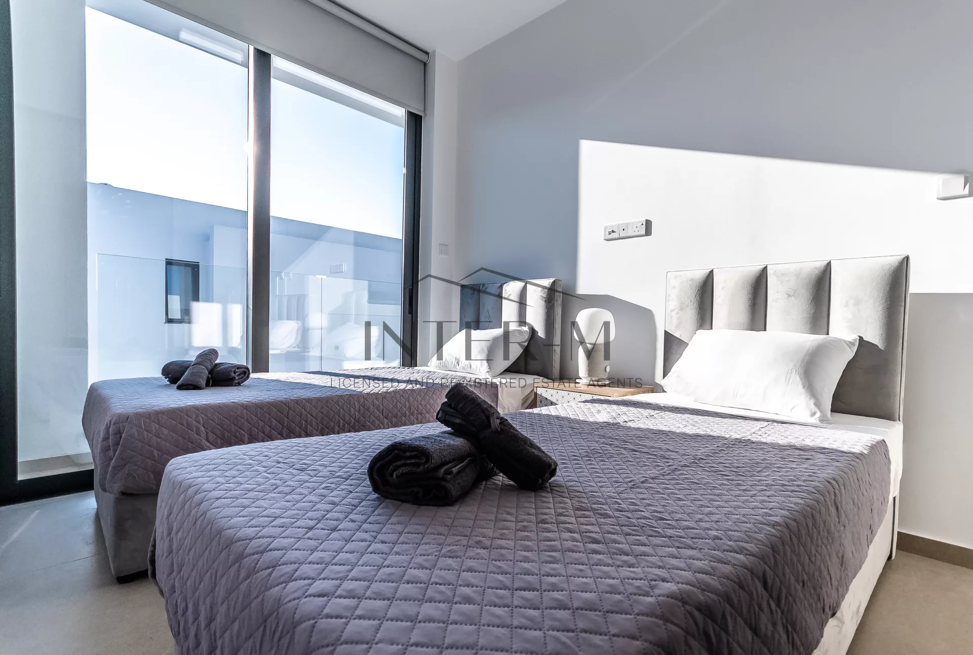 Modern 3 Bedrooms Villa  (3 Bedroom)