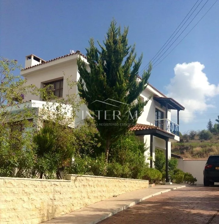 Villa For Sale In Lania (4 Bedroom)