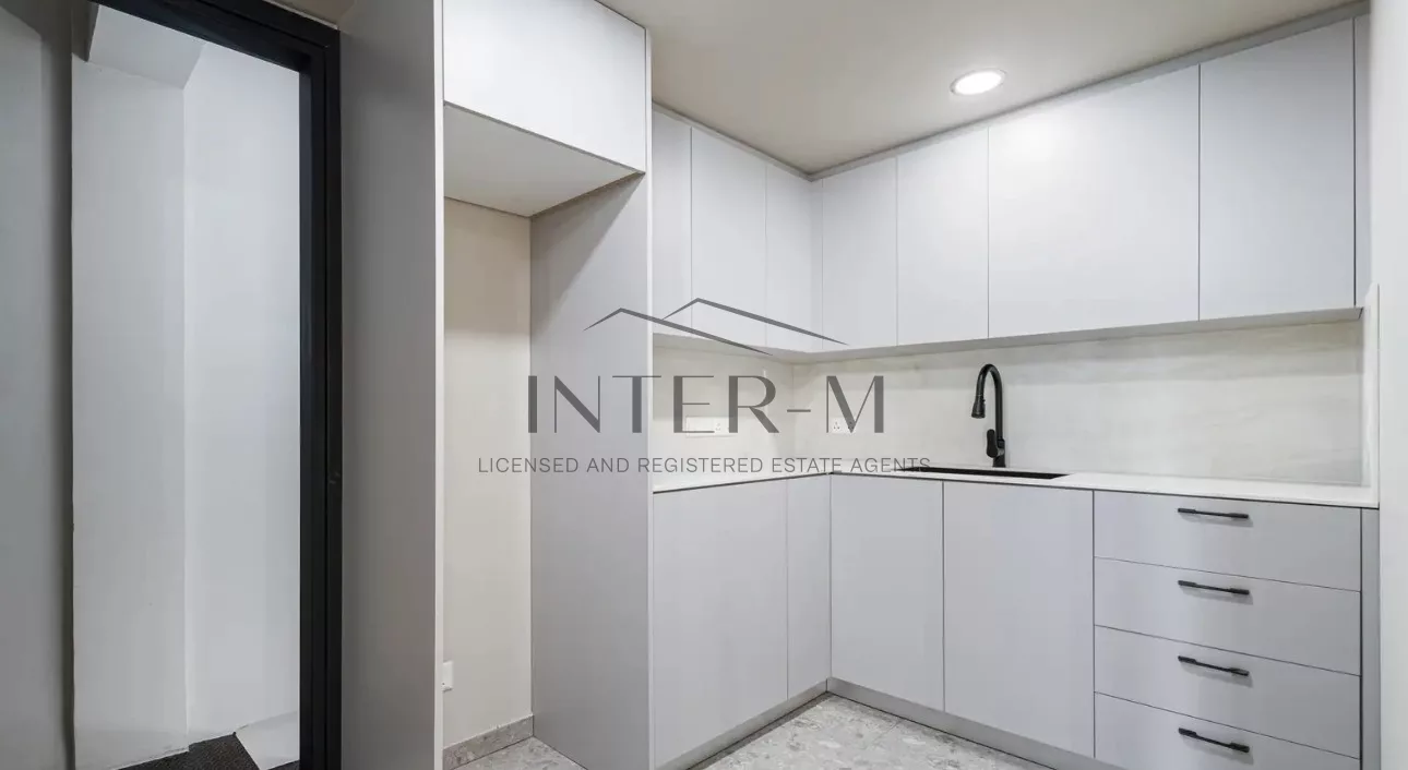 Unique Fully Renovated Offices For Rent In The Historical Center Of Limassol, Cyprus φωτογραφία 5