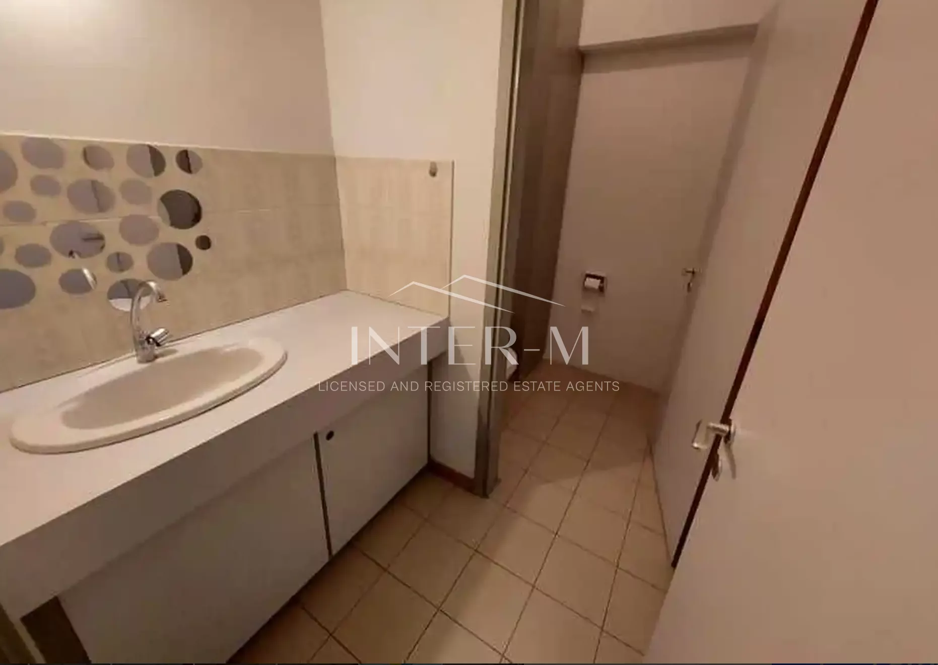 Office For Rent In Agia Zoni  (4 Bedroom) photo 5