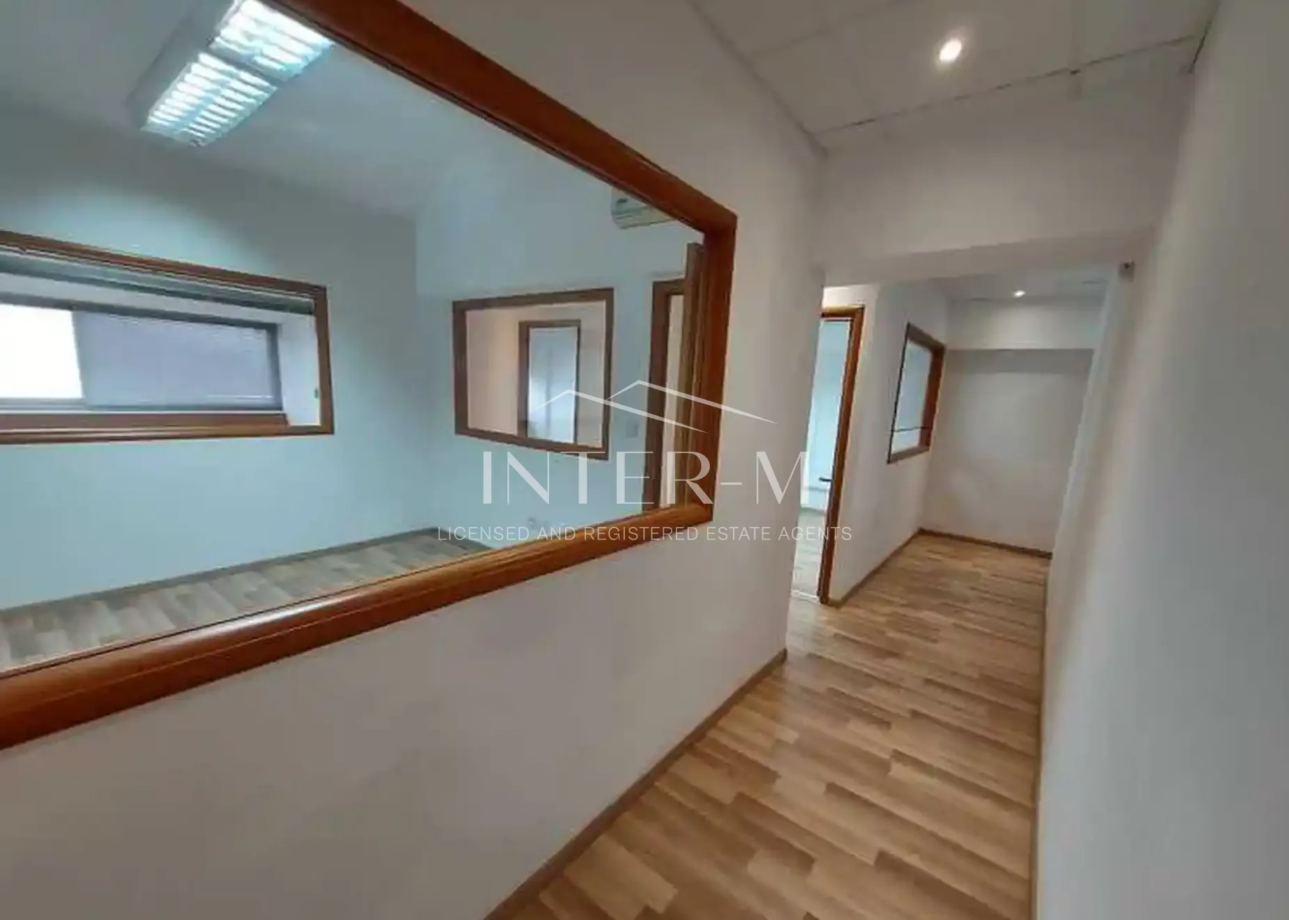 Office For Rent In Agia Zoni  (4 Bedroom)