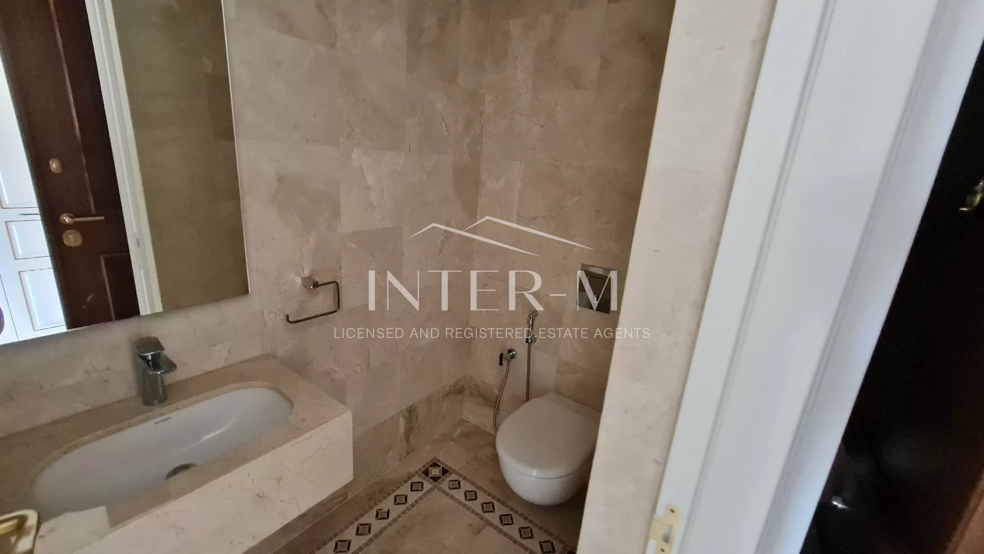 Luxury Penthouse For Rent In  Germasogeia , Limasool  (3 Bedroom) photo 5