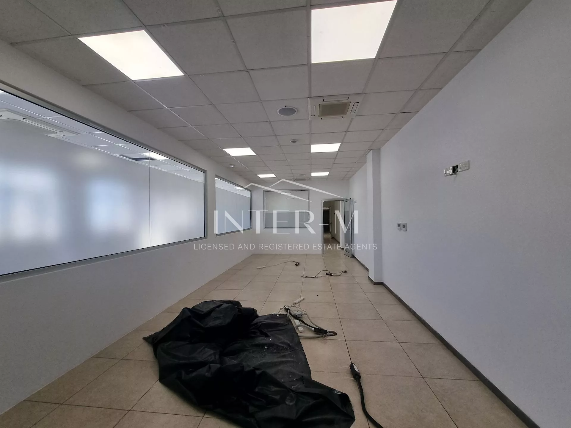Office For Rent  In Cyprus, Limassol Kolonakiou Street (517 Sq.m) φωτογραφία 17