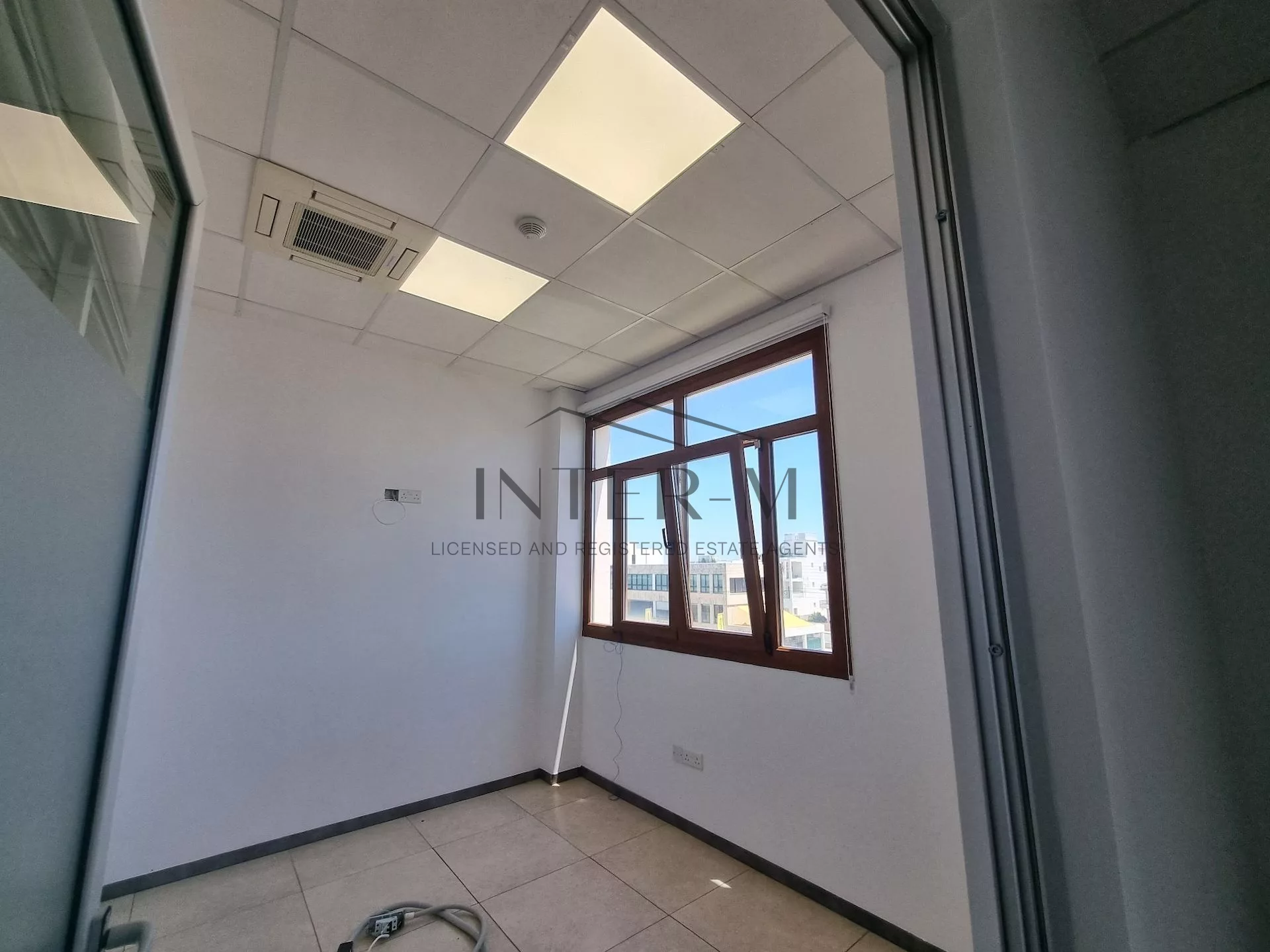 Office For Rent  In Cyprus, Limassol Kolonakiou Street (517 Sq.m) φωτογραφία 14