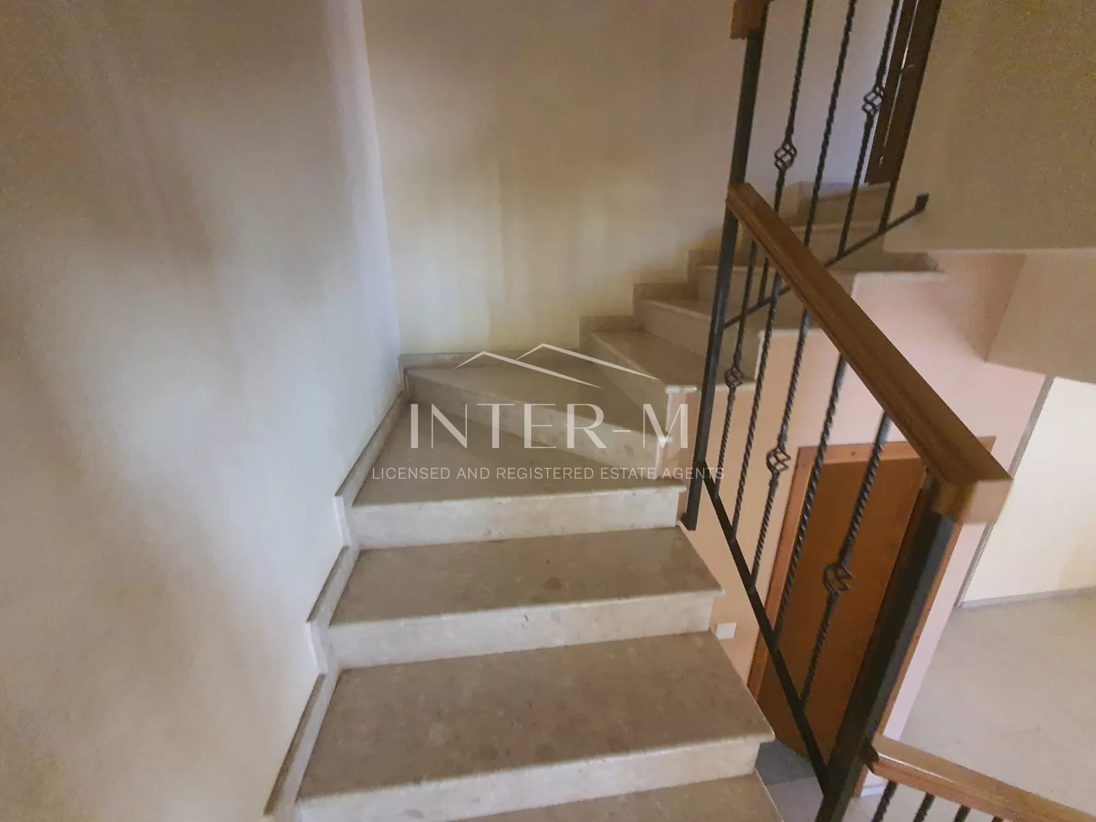 Detached House In Kato Polemidia For Sale (4 Bedroom) φωτογραφία 16