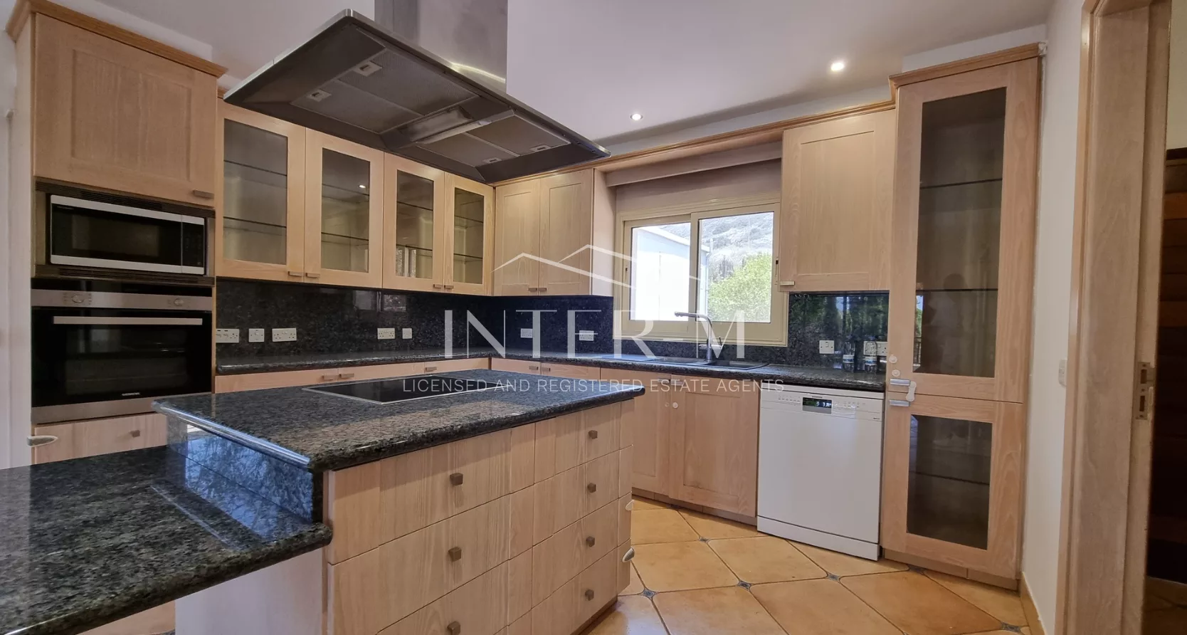 Beutiful Villa For Rent In Agios Tychon, Limassol  (4 Bedroom) φωτογραφία 11