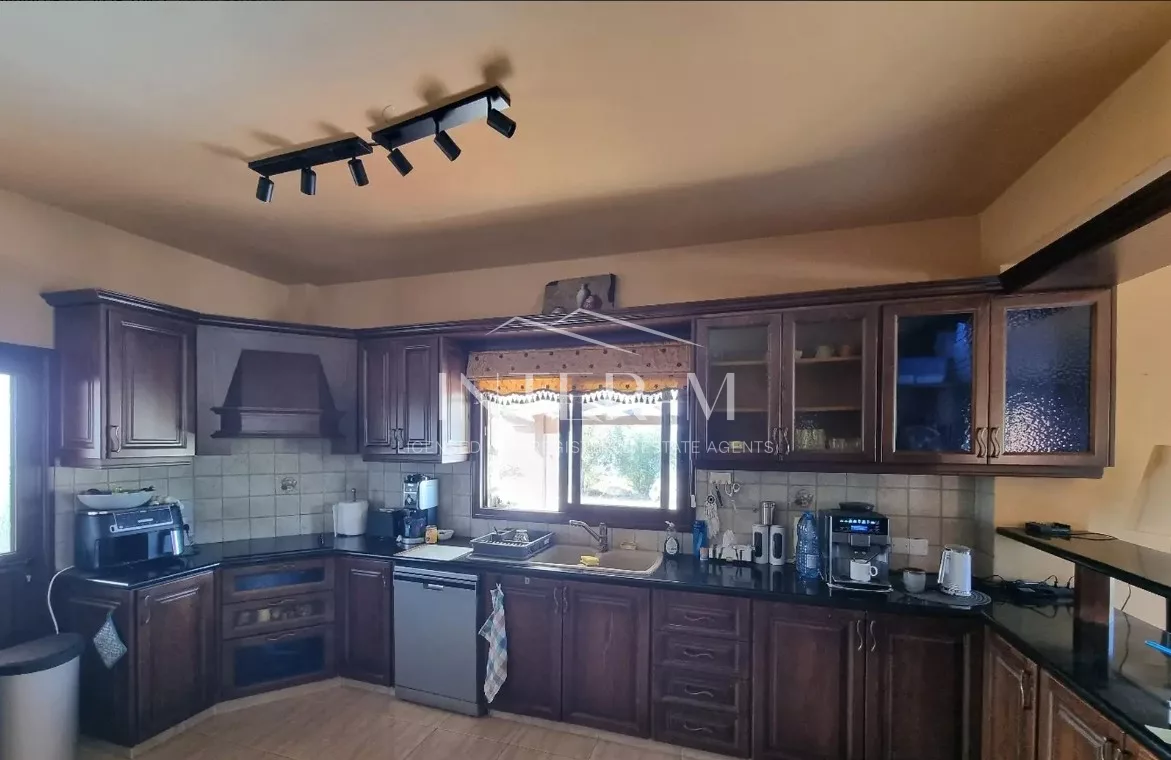 Stunning Villa For Sale In Agia Marina Chrysochous, Limassol (4 Bedrooms) photo 6