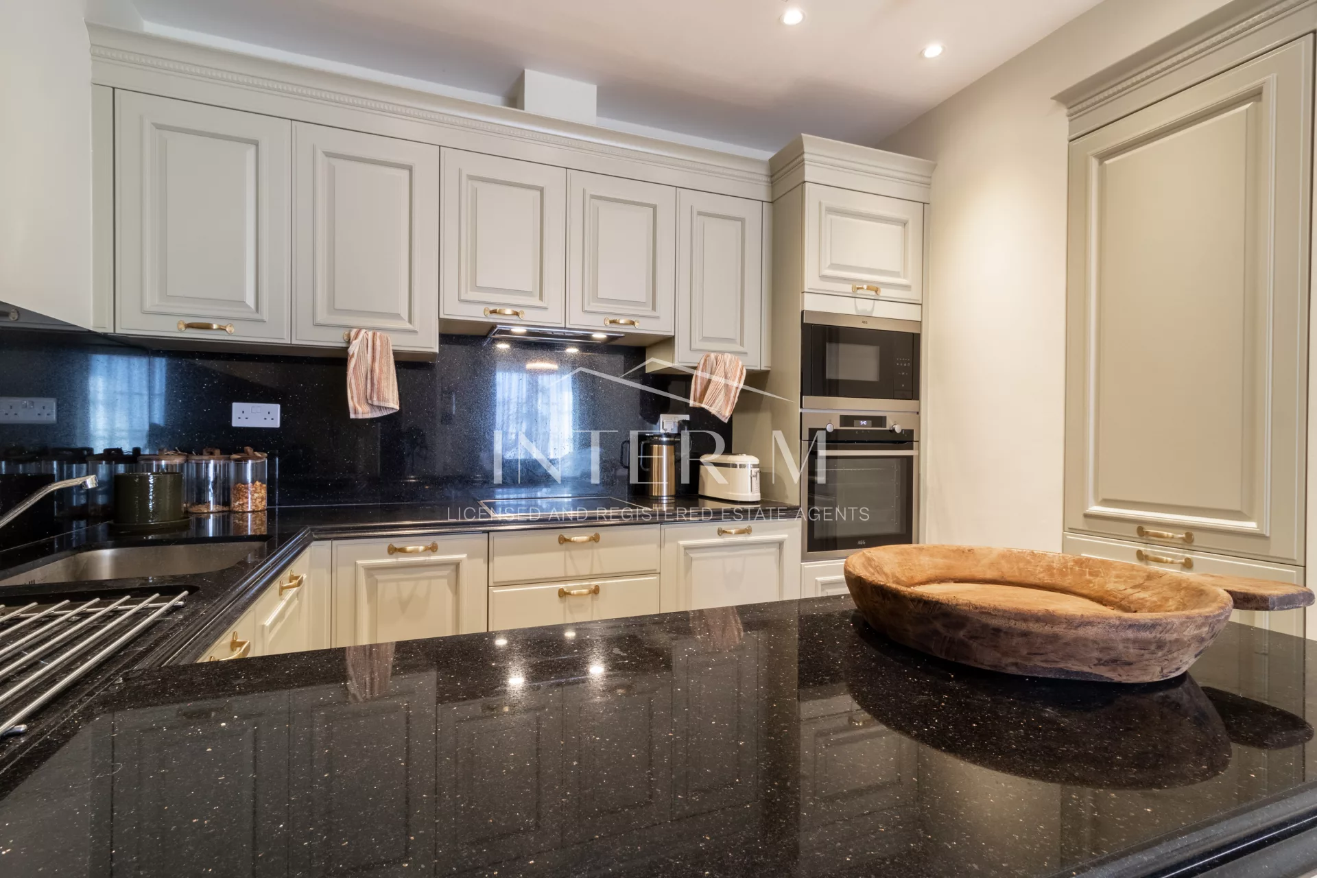 Beautiful Apartment To Rent In Agios Athanasios  Limassol (4 Bedroom) φωτογραφία 12