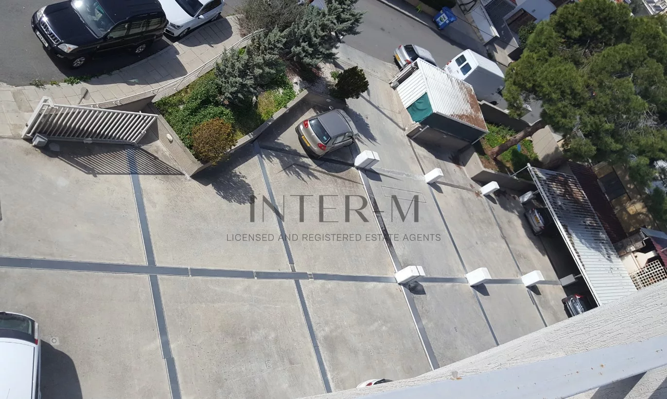 Commercial Building For Rent In Mesa Geitonia (1000 Sq.m) φωτογραφία 5