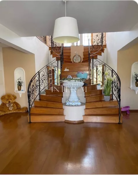 Massive Villa In Germasogeia (5 Bedroom) photo 3